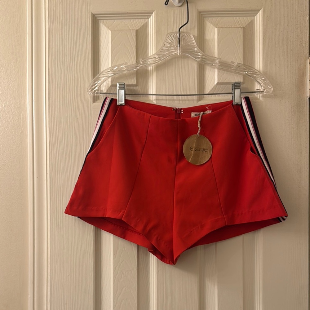 Essue Red High Waist Shorts